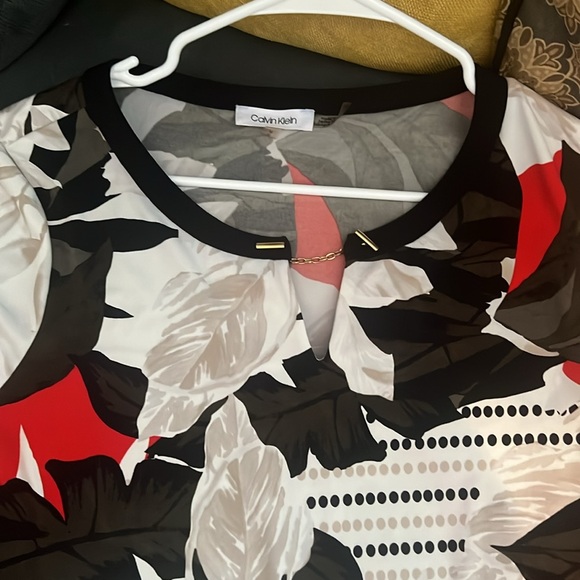 Calvin Klein floral blouse NWOT,medium, bell sleeves - Picture 4 of 7